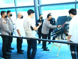 Polri Pamerkan Lukisan Para Difabel di Bandara Soetta