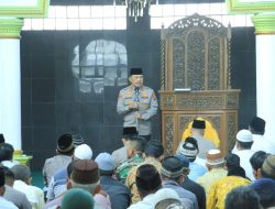 ‘Jumat Curhat’ Kapolda Sumbar di Mesjid Jamiatul Huda, Berikan Imbauan Kamtibmas dan bantuan untuk Mesjid