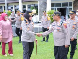 Kapolres Payakumbuh Pimpin Apel Pagi, Dilanjutkan Halal Bihalal dengan Anggota