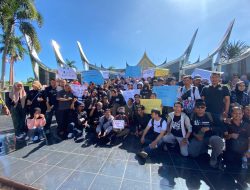 Seratusan Lebih Wartawan, Geruduk Pemprov Sumbar, Pasca Pelarangan dan Pengusiran Peliputan Wawako Padang