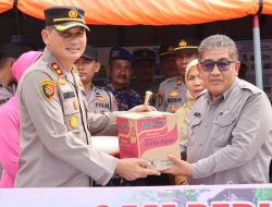 Polres Agam Salurkan Bansos Kepada Korban Terdampak Bencana Alam di Tanjung Raya