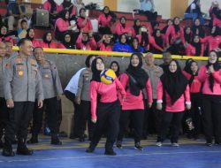 Sambut HKGB ke-71, Bhayangkari Sumbar Adakan Turnamen Bola Voli