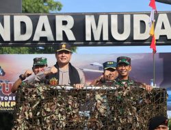 Purna Tugas, Irjen Ahmad Haydar Diarak TNI Menggunakan Panser Anoa