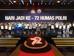 Dua Hadiah Untuk Divisi Humas Polri Dari Kapolri