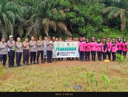 Lestarikan Lingkungan, Polres Dharmasraya Giatkan Tanam Pohon Serentak