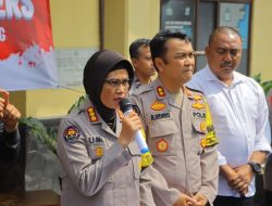 Viral Wisudawan Bawa Spanduk Minta Usut Pembunuhan Ayahnya, Polda Lampung: Sudah Ditangkap, Tersangka Tunggal