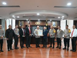 Kapolda Sumbar terima Penghargaan dari LEMKAPI