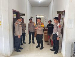 Kapolres Dharmasraya Pantau Pemindahan Kotak Suara ke PPS