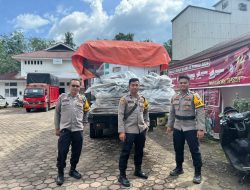 Personil Jajaran Polres Dharmasraya, bersama TNI, Kawal Pemindahan Kotak Suara dari TPS ke PPS