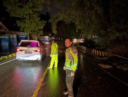 Sempat Lumpuh Empat Jam, Jalan Padang-Bukittinggi Sudah Bisa Dilalui