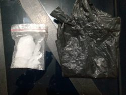 Apes, “Dompet” Ditangkap Polisi Setelah Ambil Paket Sabu Dari Kota Padang