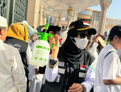 Kisah Polwan Bantu Jemaah Haji saat Cuaca Panas di Arab Saudi