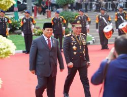 Menhan Prabowo Subianto Terima Penghargaan Tanda Kehormatan Bintang Bhayangkara Utama Polri