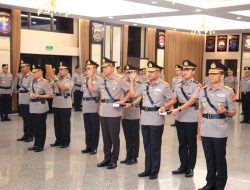 Kapolri Pimpin Serah Terima Jabatan 6 Pejabat Tinggi Polri