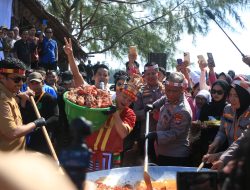 Sajikan Losbter Saus Bumbu Padang Terbanyak, Polda Sumbar Kembali Raih Rekor Muri